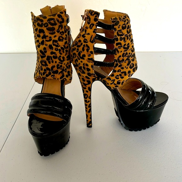 Cheetah print stiletto platform heels - Picture 1 of 5